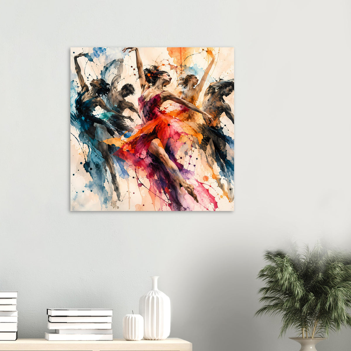 Quadratischer Kunstdruck-Poster mit abstrakter Tänzerin, Farbklecksen in Blau, Rot und Beige.