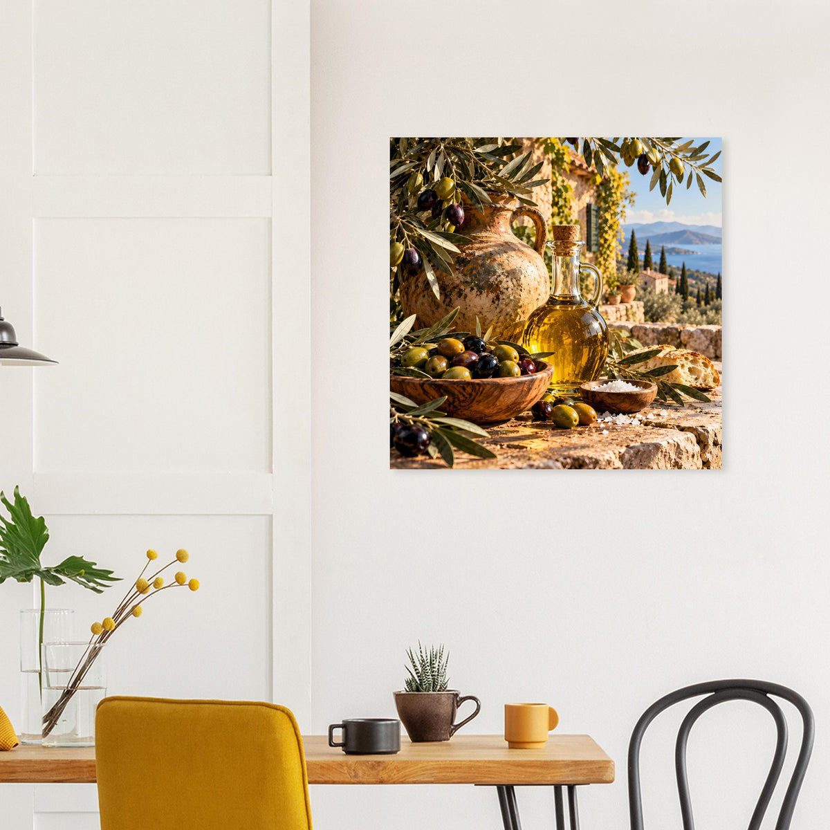 Wandposter mit Olivenernte-Motiv: goldene Gefäße, Oliven und mediterrane Landschaft, mattes Papier