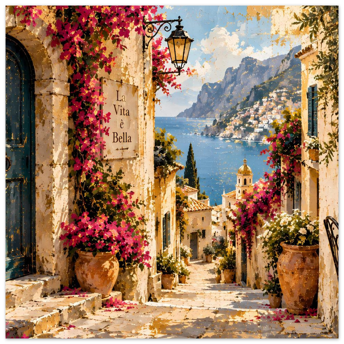 Poster im Querformat mit mediterranem Gassengang, pinken Blüten, Laterne und Meerblick