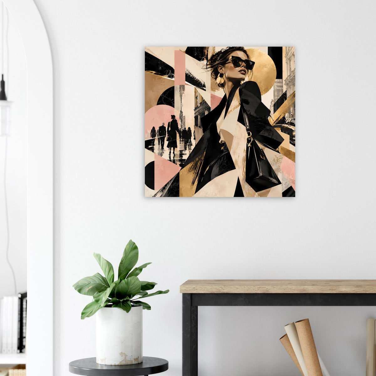 Wandposter mit Mode-Design: Frau im schwarzen Outfit mit Sonnenbrille, abstrakte Elemente