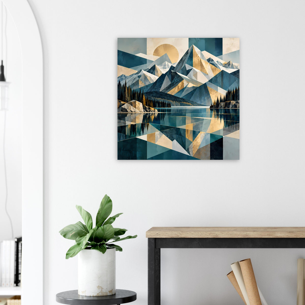Quadratisches Poster mit Berggipfeln, türkisfarbenen Flächen und Spiegelung auf See.