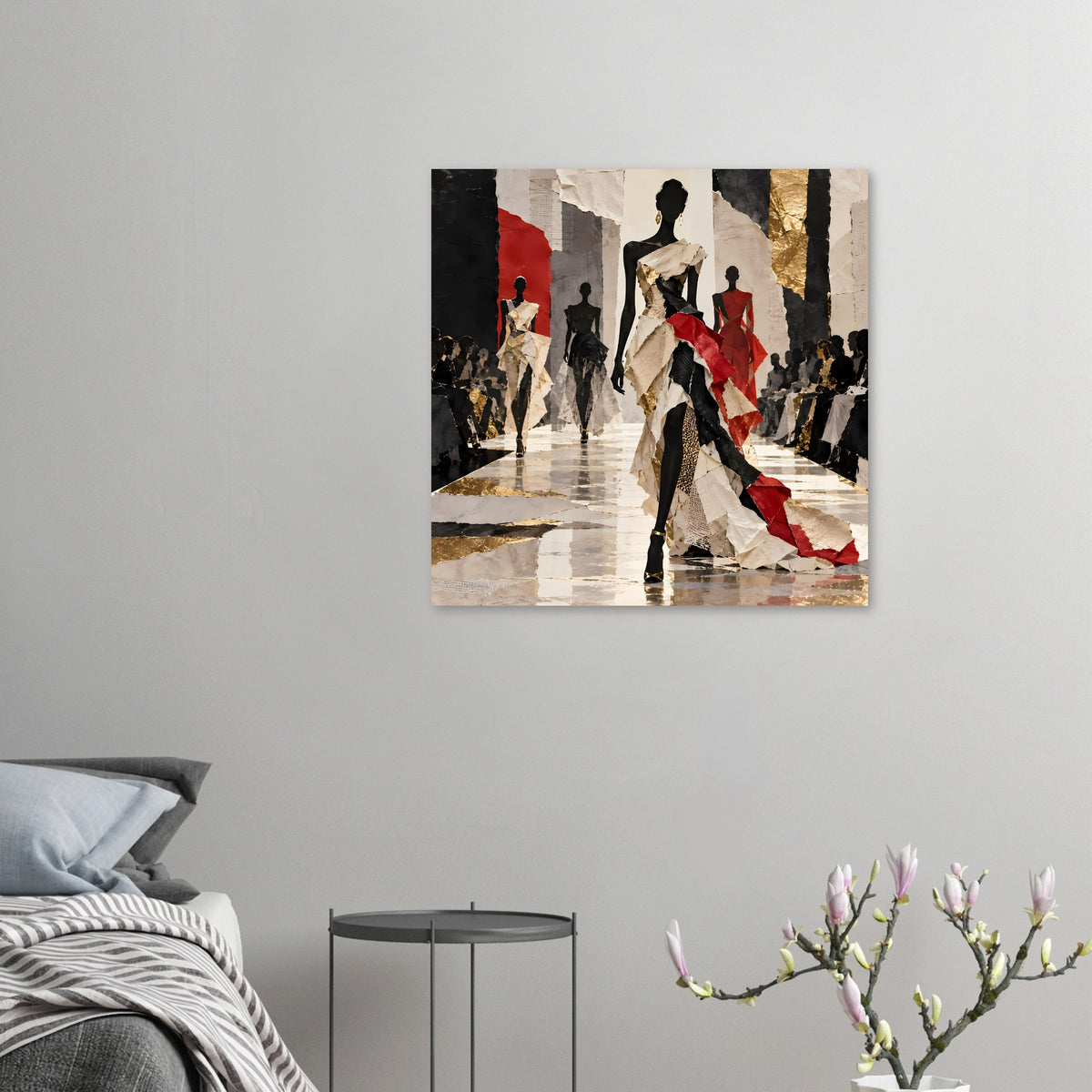 Quadratisches Fashion-Poster mit Laufstegmotiv in Schwarz, Rot und Gold