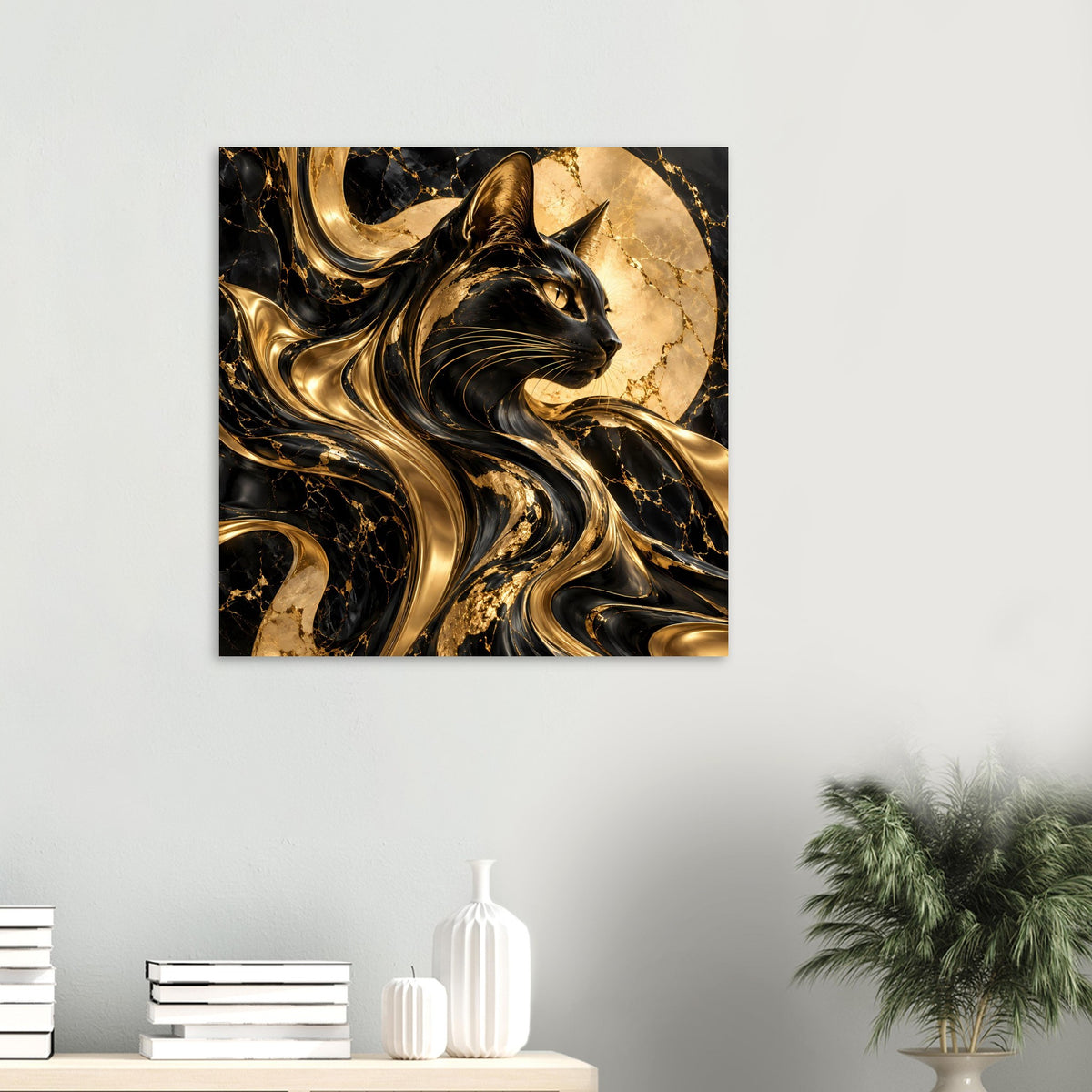 Quadratisches Poster mit abstraktem Katzenmotiv in Gold und Schwarz, Seitenprofil mit Wirbeln