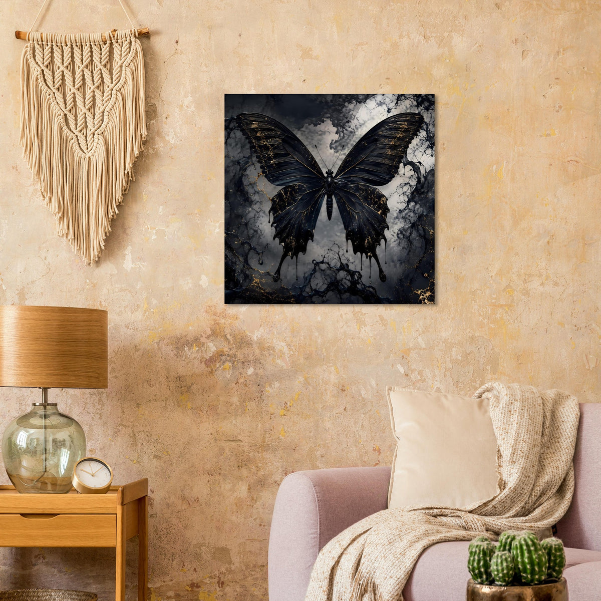 Poster mit schwarzem Schmetterling und goldenen Adern im quadratischen Rahmen, mittig