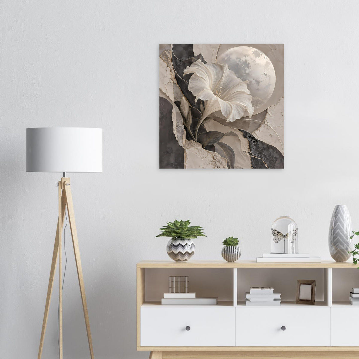 Kunstposter mit weißer Blüte, grauem Blattwerk und hellem Mond im Hintergrund
