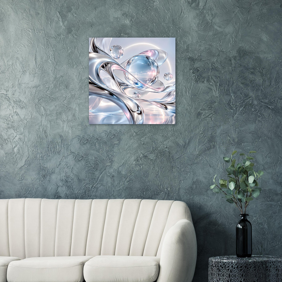 Quadratisches Kunstposter mit silbernen Spiralen und blau-rosafarbenen Glaskugeln.