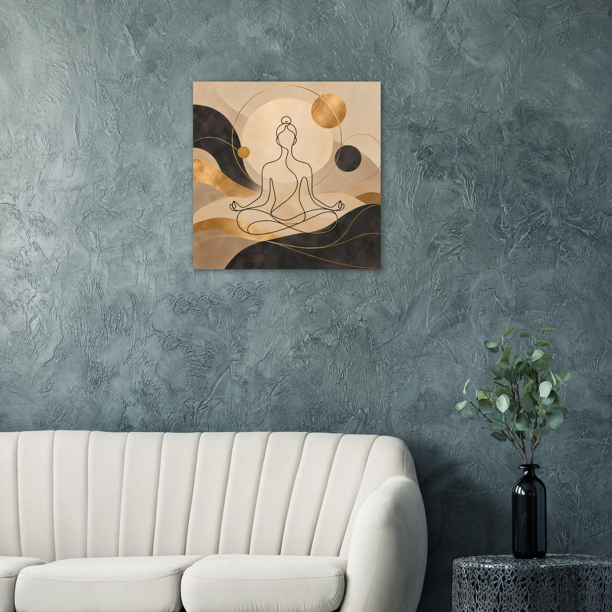 Goldener Kunstdruck mit Yoga-Meditationsfigur, Kreisen und floralen Linien in Beige und Schwarz