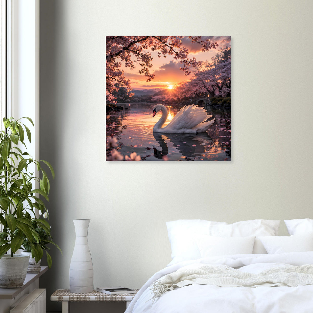 Quadratisches Poster mit Schwan im Sonnenuntergang, gespiegelt im Wasser