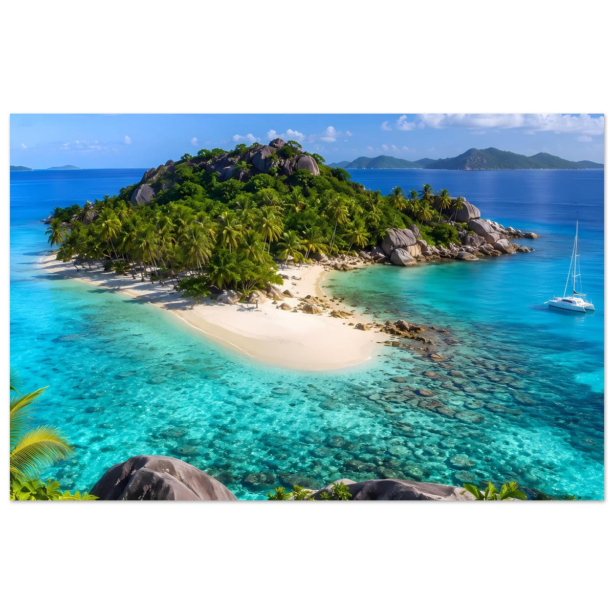 Tropen-Insel-Foto-Poster: Küste mit hellem Sand, türkisfarbenem Wasser, Insel im Hintergrund