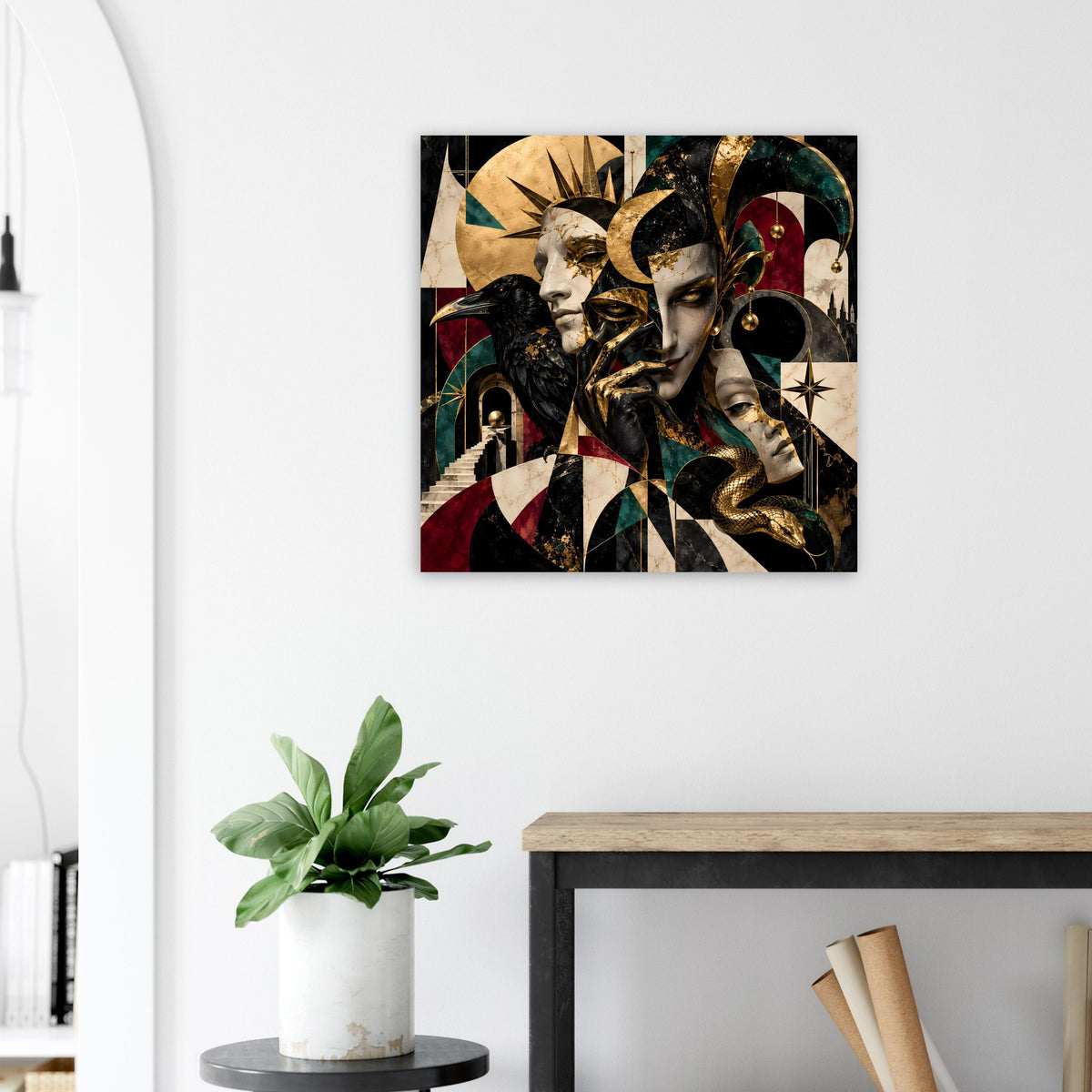 Kunstposter an heller Wand: abstrakte Gesichter mit goldenen Details, quadratisch