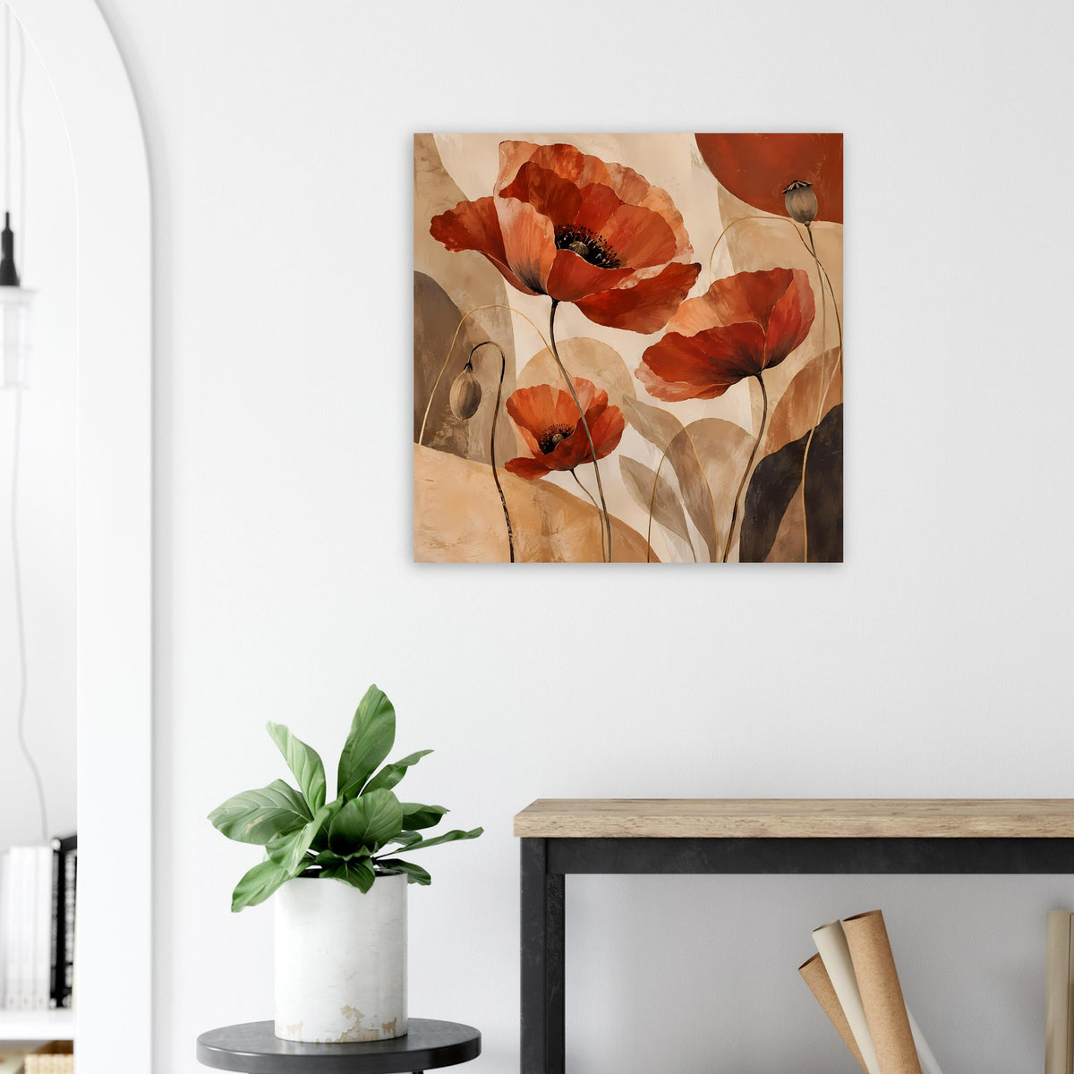 Poster mit roten Mohnblüten, Blättern und Stielornamenten auf beigem Hintergrund
