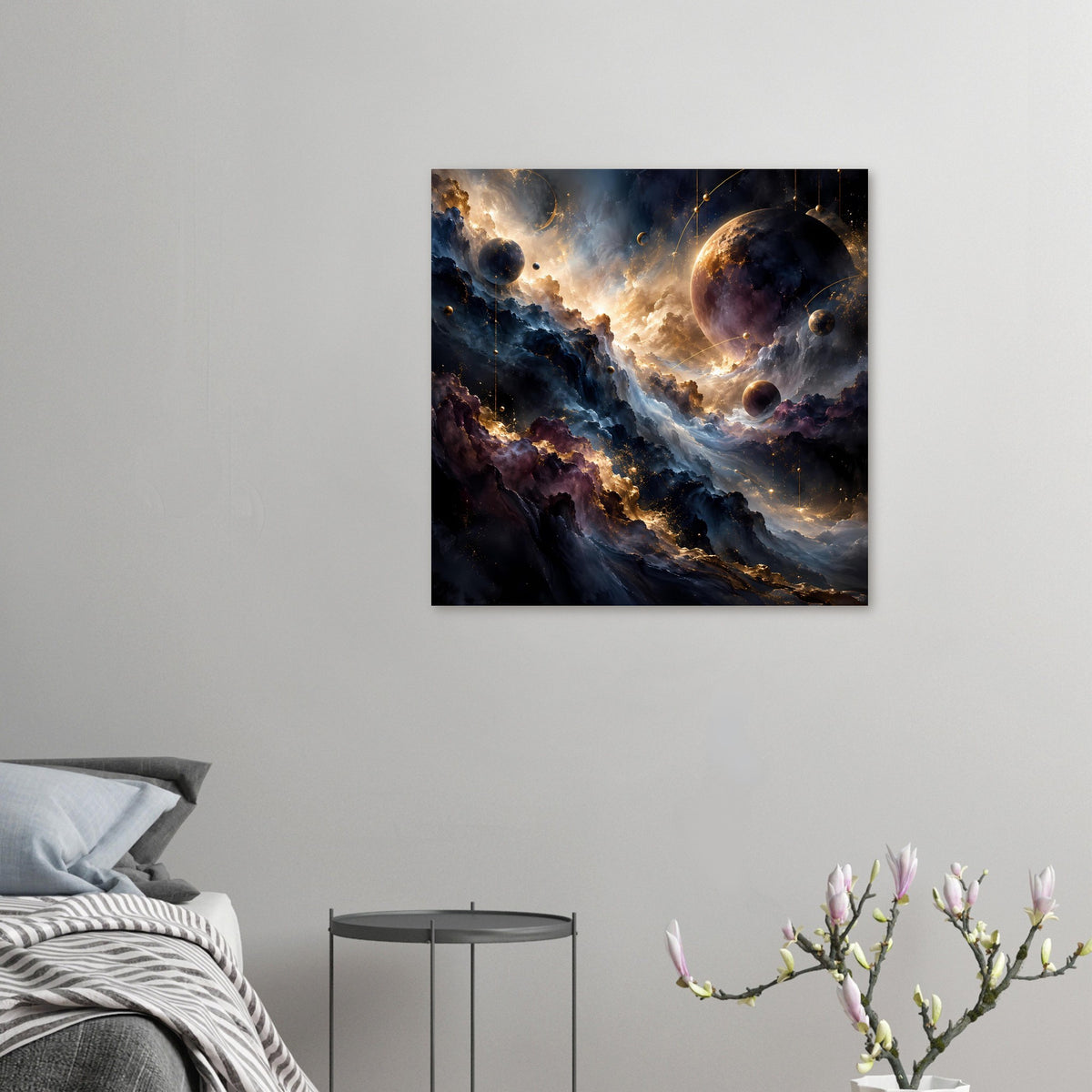 Quadratisches Weltraum-Kunstposter mit Planeten, Nebel und goldenen Lichtstreifen im All