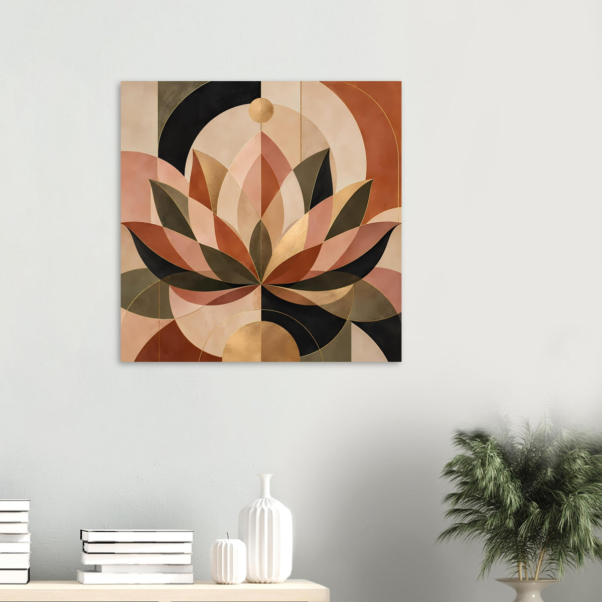 Quadratisches Geometrie-Poster mit Lotusmotiv in warmen Erdtönen und goldenen Akzenten