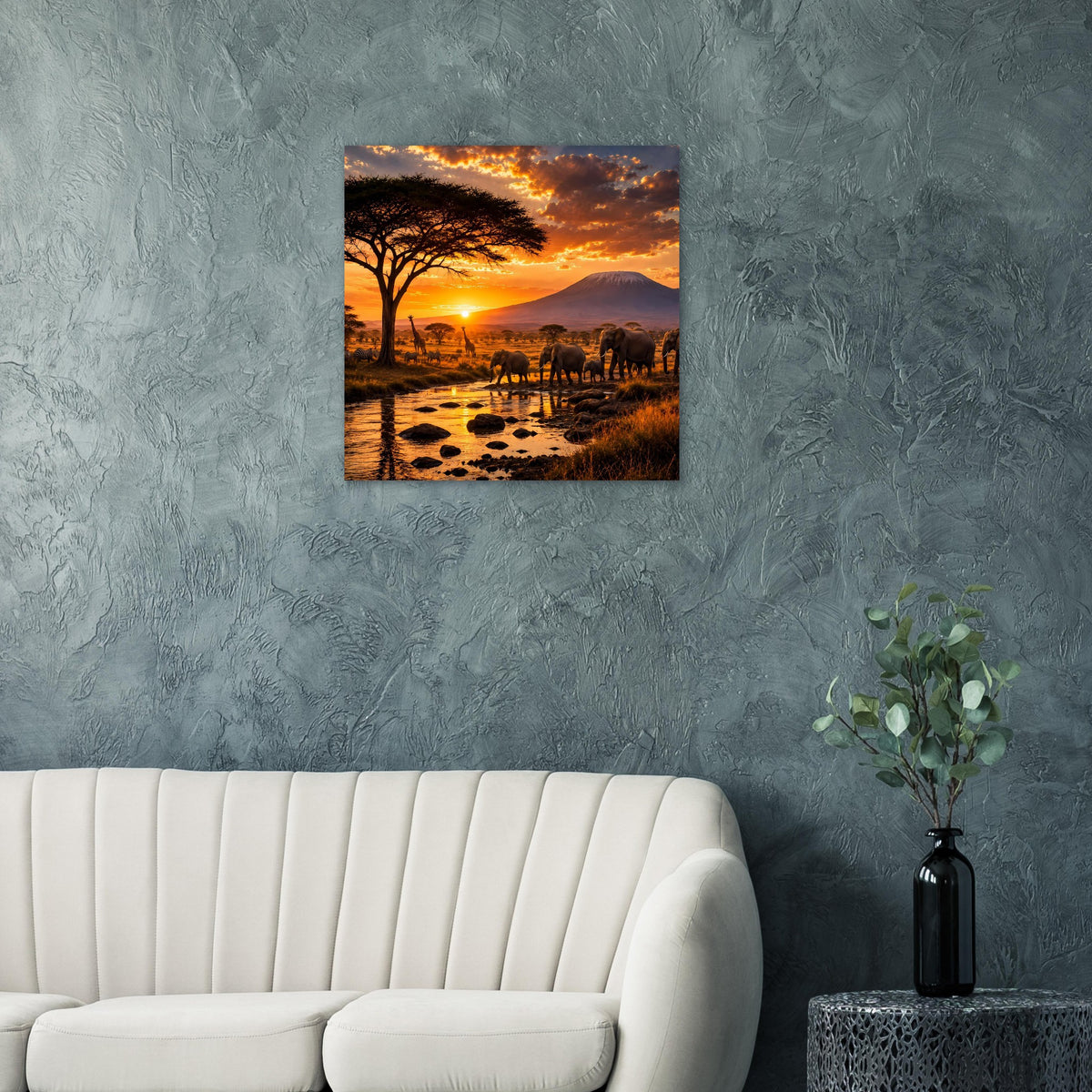 Safari-Poster mit Elefanten, Akazienbaum und Sonnenuntergang über der Savanne