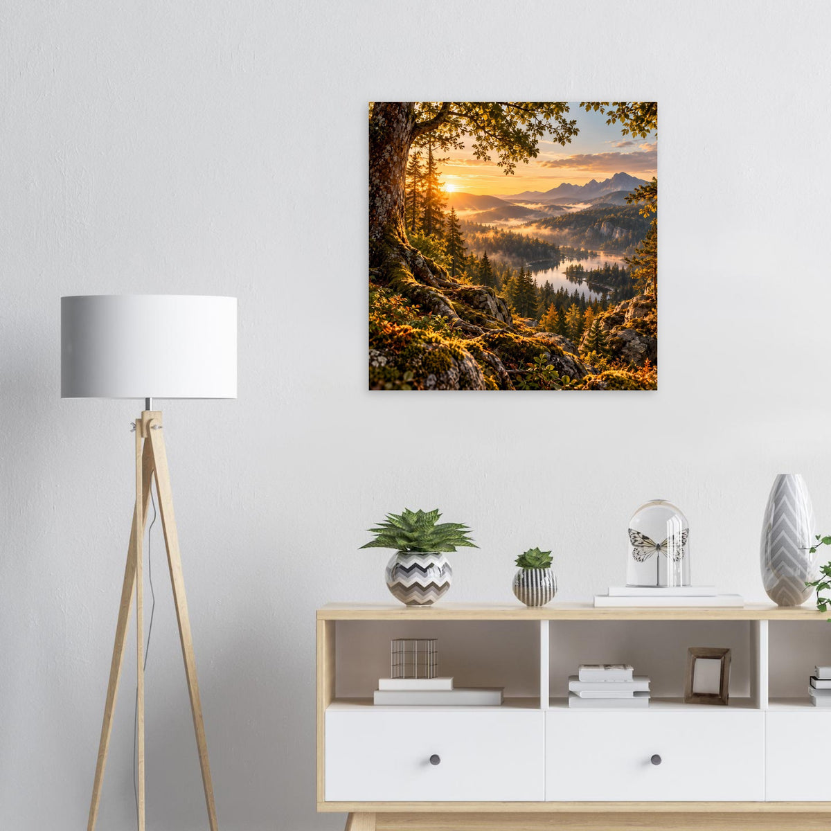 Quadratisches Landschafts-Poster mit Sonnenaufgang, Waldhang und Blick ins Tal