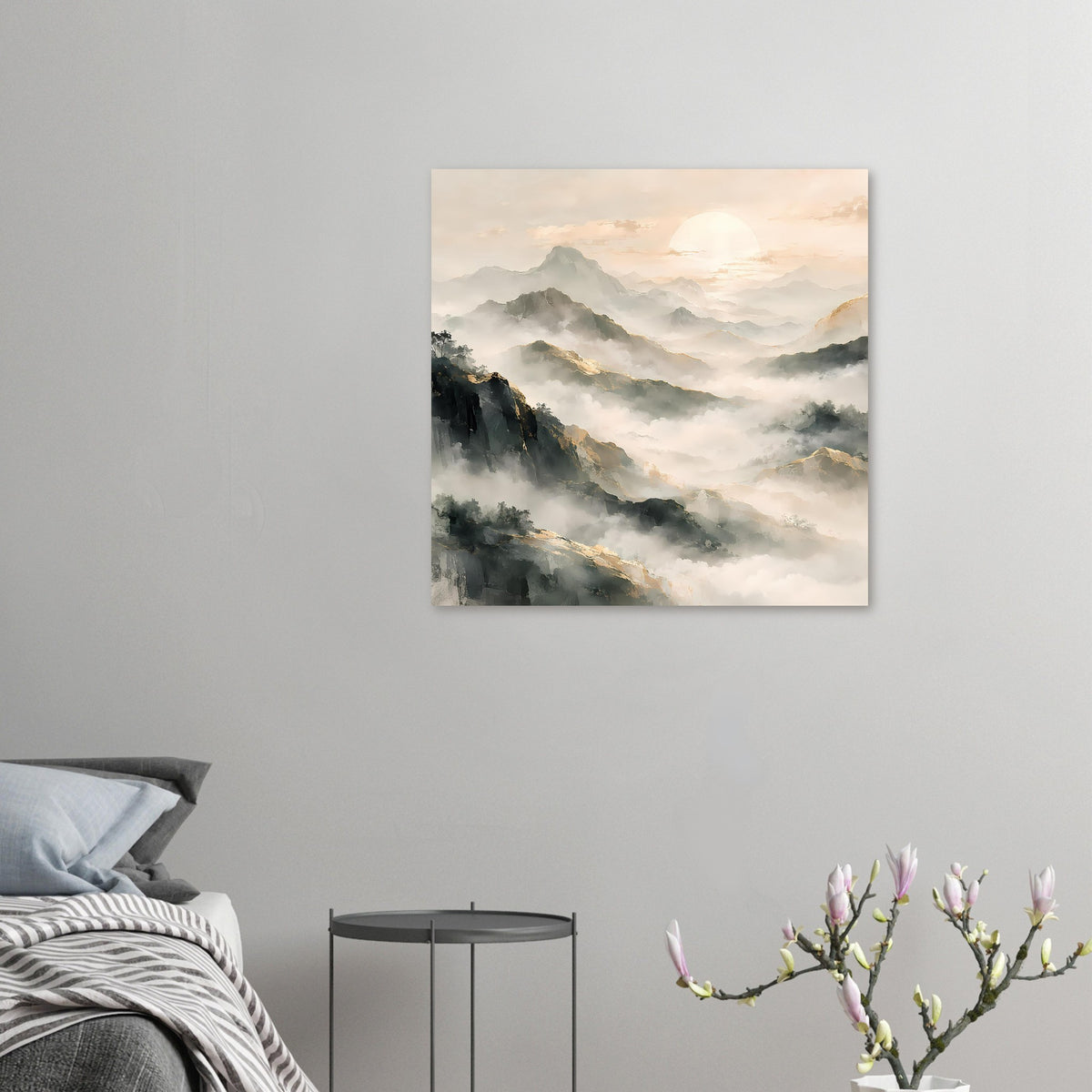 Kleines Wandposter mit Bergpanorama in Naturtönen, neblige Berge und helle Sonne