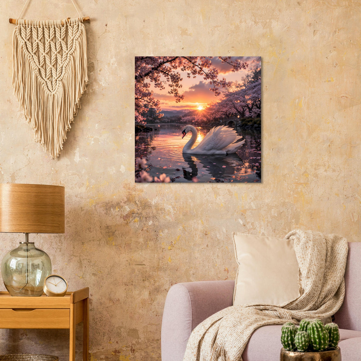 Quadratisches Poster mit Schwan im Sonnenuntergang zwischen Bäumen
