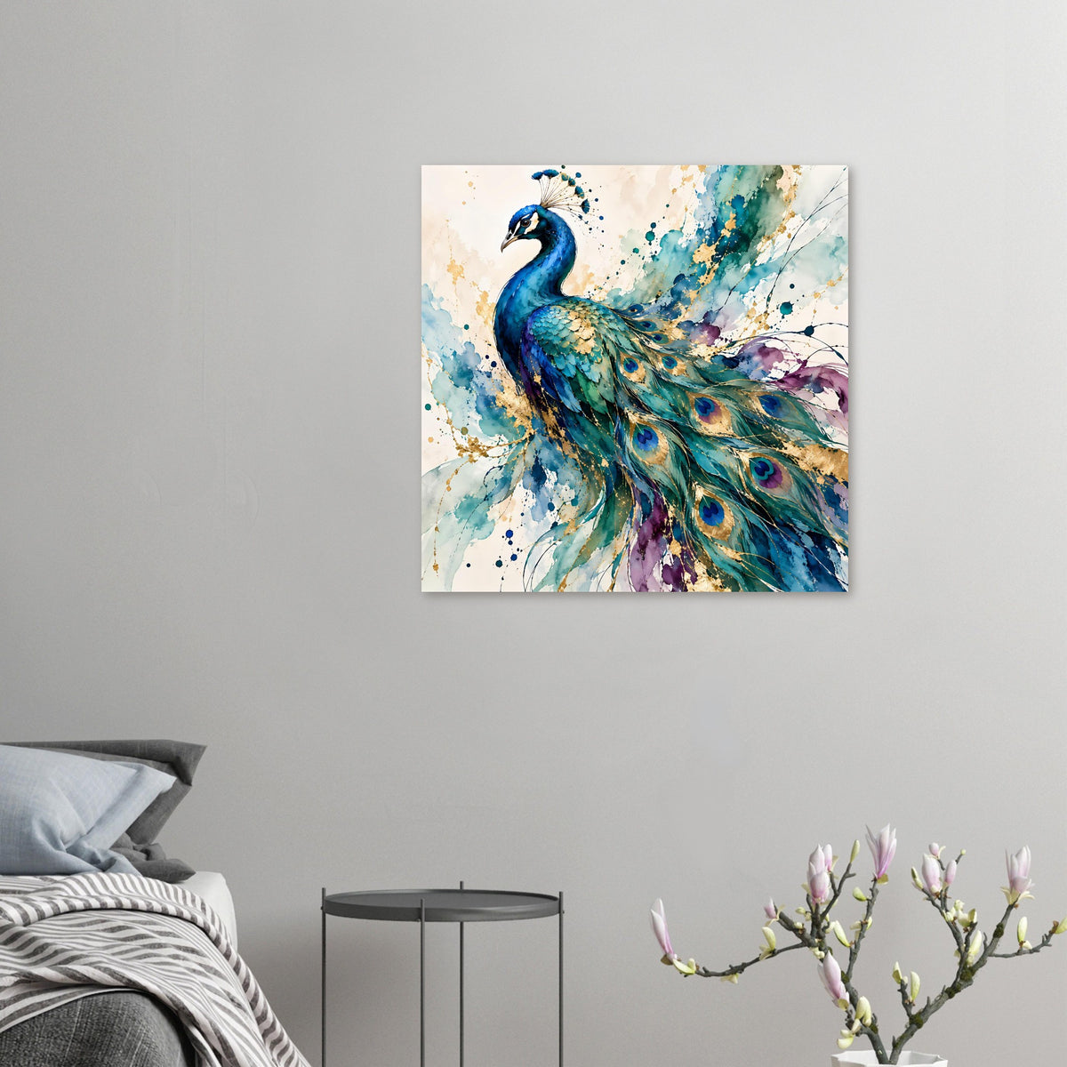 Kleines Aquarell-Poster mit blauem Pfau, bunten Federn und Farbspritzern