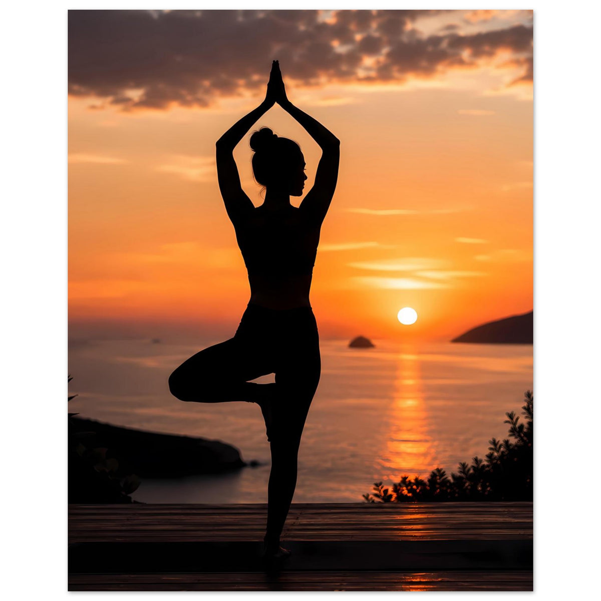 Yoga-Posenposter im Hochformat mit Silhouette im Lotussitz, seitlich mit Pflanzen-Elementen