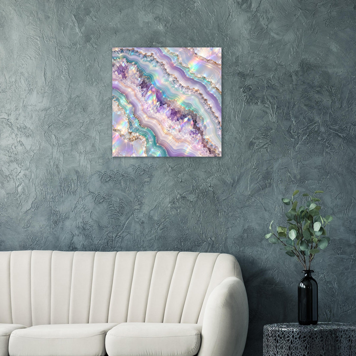 Holografisches Geode-Kristallposter, hochkant, schimmernde Schichten in Violett, Türkis und Blau