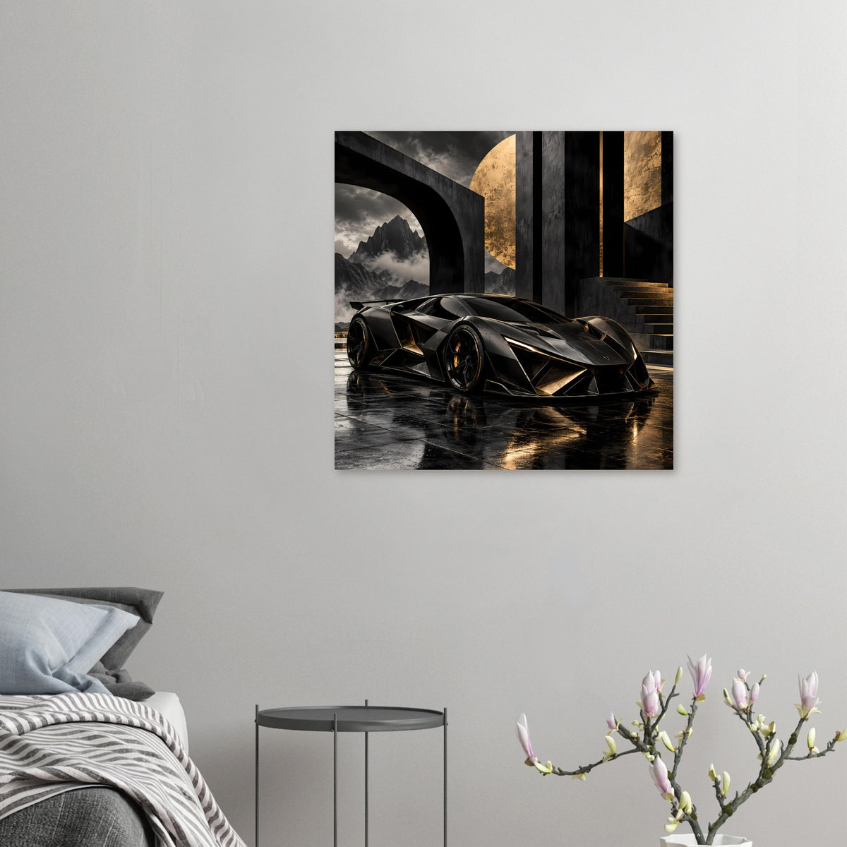 Autoposter im Querformat: futuristischer Supersportwagen Schwarz-Gold mit Architektur- und Bergmotiv