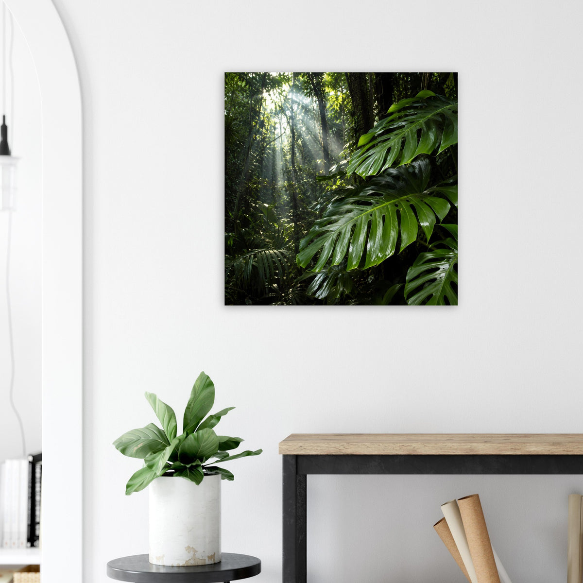 Jungle-Serenity-Poster im Quadrat mit grünen Blättern und Sonnenstrahlen im Wald