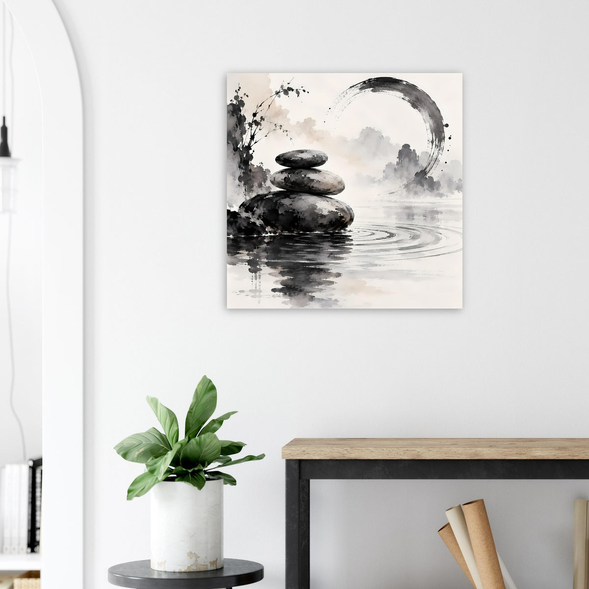 Zen-Balance Poster, schwarz-weiß: Steinhaufen über ruhigem Wasser und dunklem Wolkenbogen