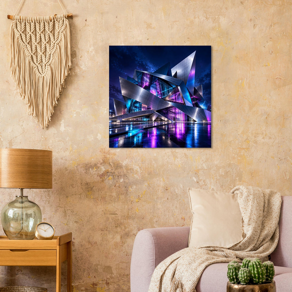 Futuristisches Architekturposter mit mehrfarbigen Neonstreifen und spiegelndem Metall
