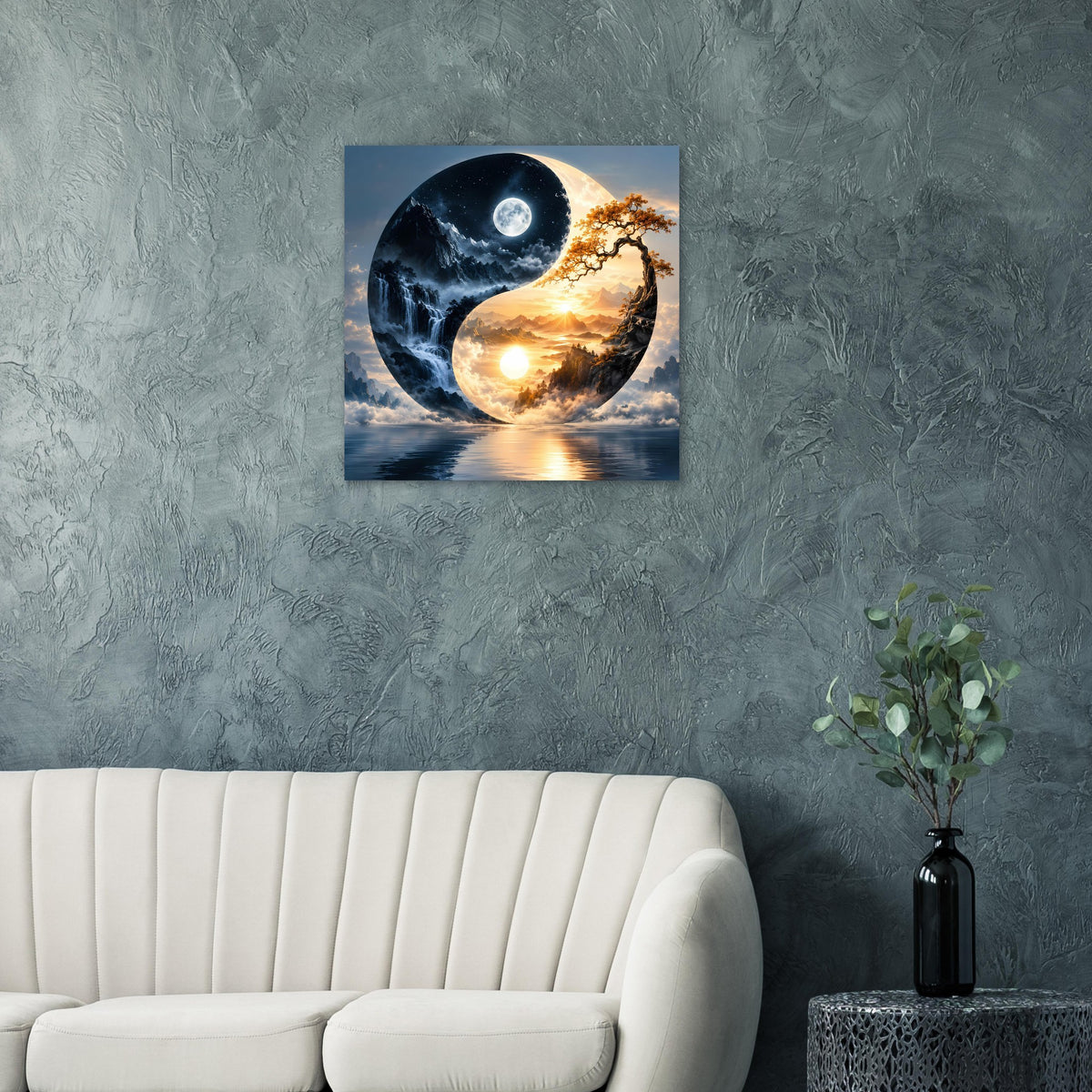 Quadratisches Yin-Yang-Landschaftsposter auf grauer Wand: Mond und Sonne, blau-gold.