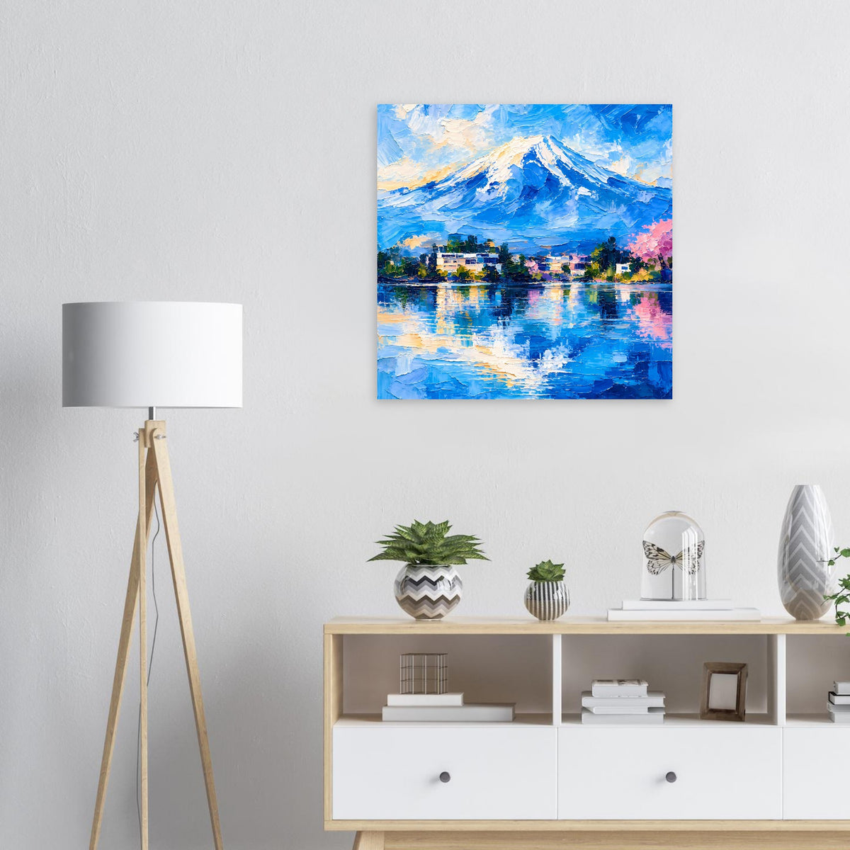 Quadratisches Poster mit blauer Berglandschaft und Spiegelung im Wasser
