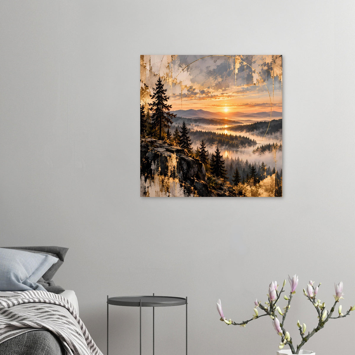 Kleines Landschaftsposter mit Sonnenuntergang, Tannenwald und Nebel im Tal, goldene Akzente