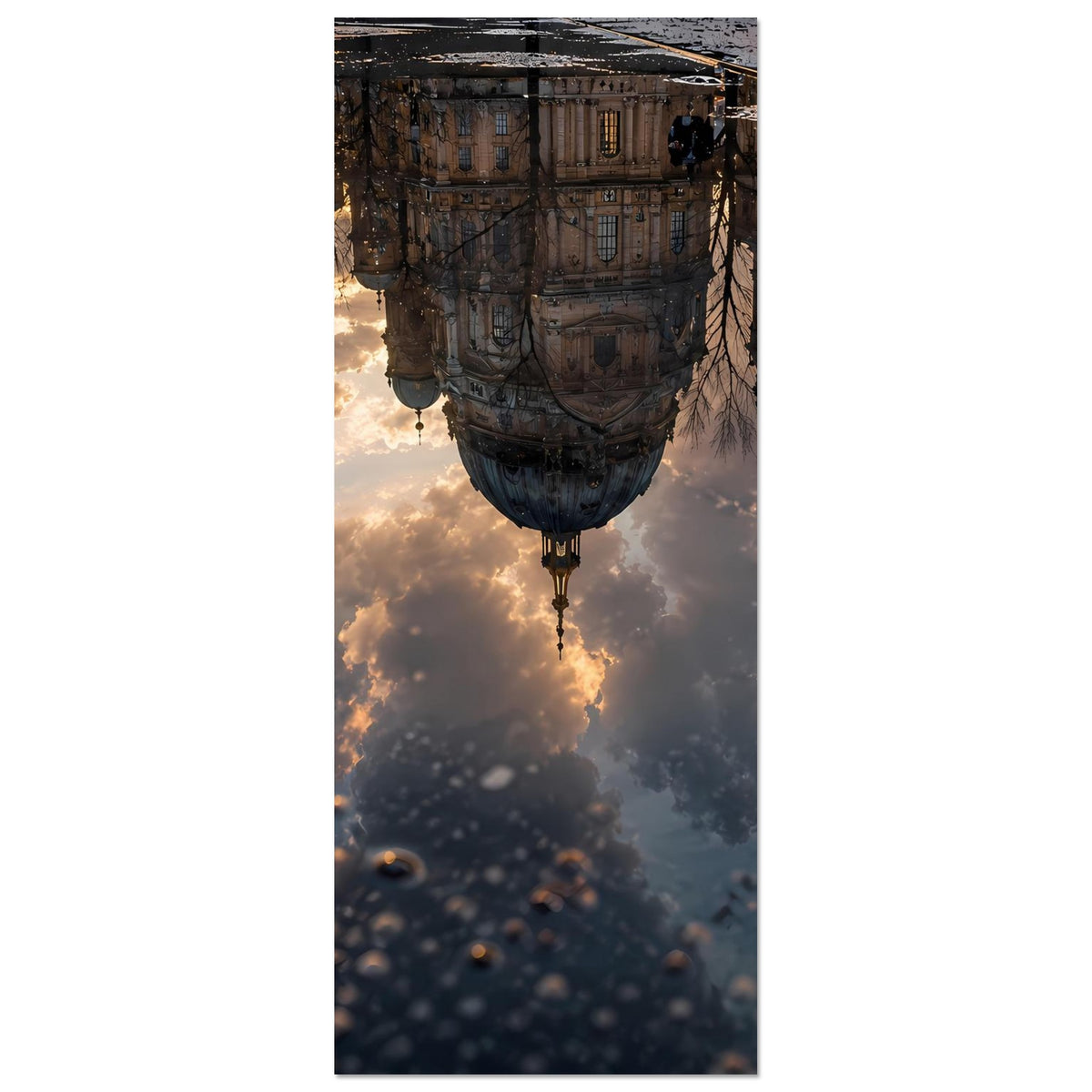 Wandposter im Hochformat mit Wolken und Spiegelung der Fassade, Laternen im Vordergrund