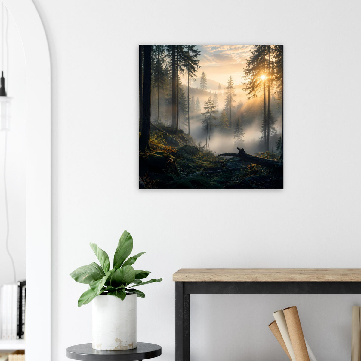 Quadratischer Kunstdruck mit Wald im Morgenlicht und leuchtender Sonne, schwarz gerahmt