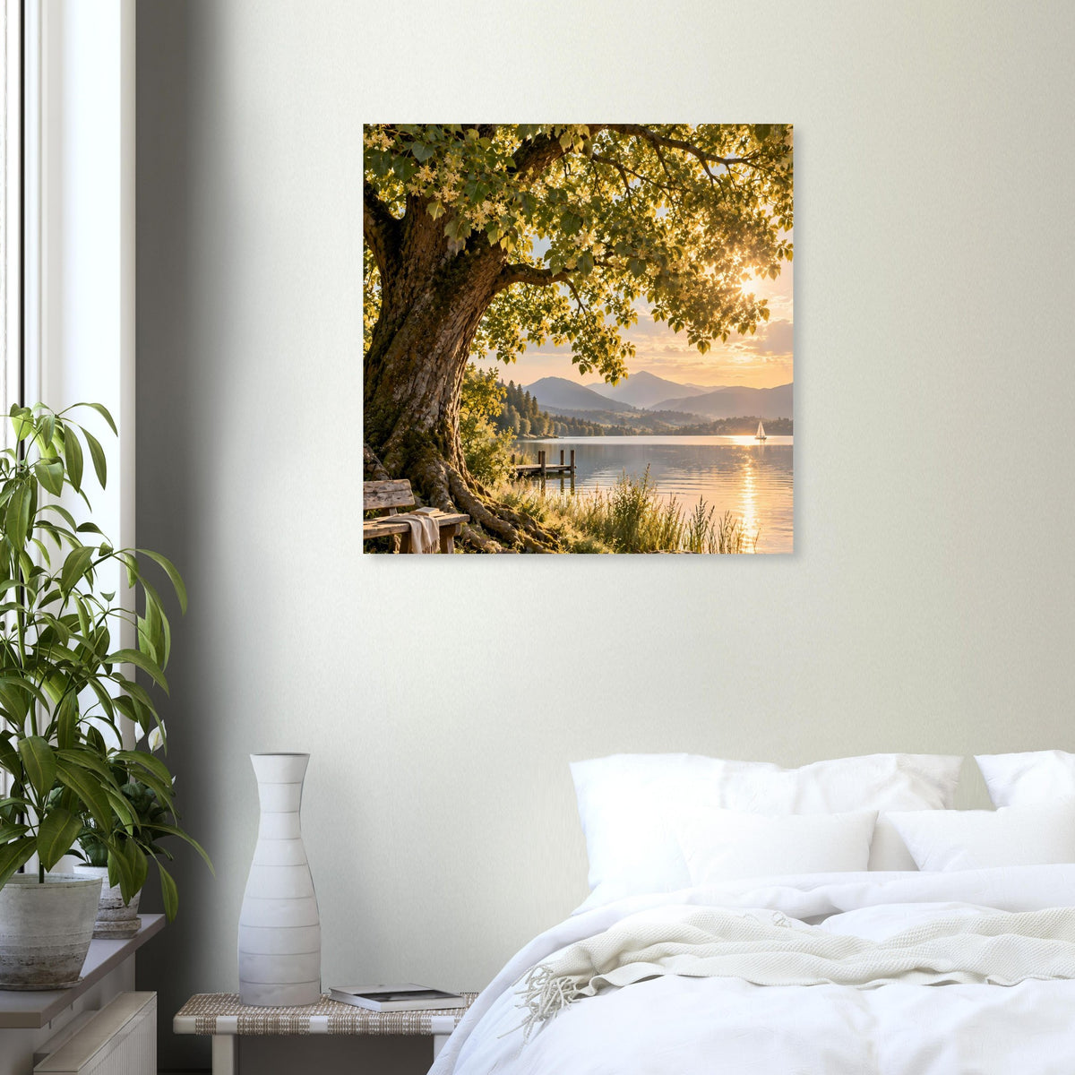 Naturposter: Baum mit hängenden Blättern über ruhigem See bei Sonnenuntergang