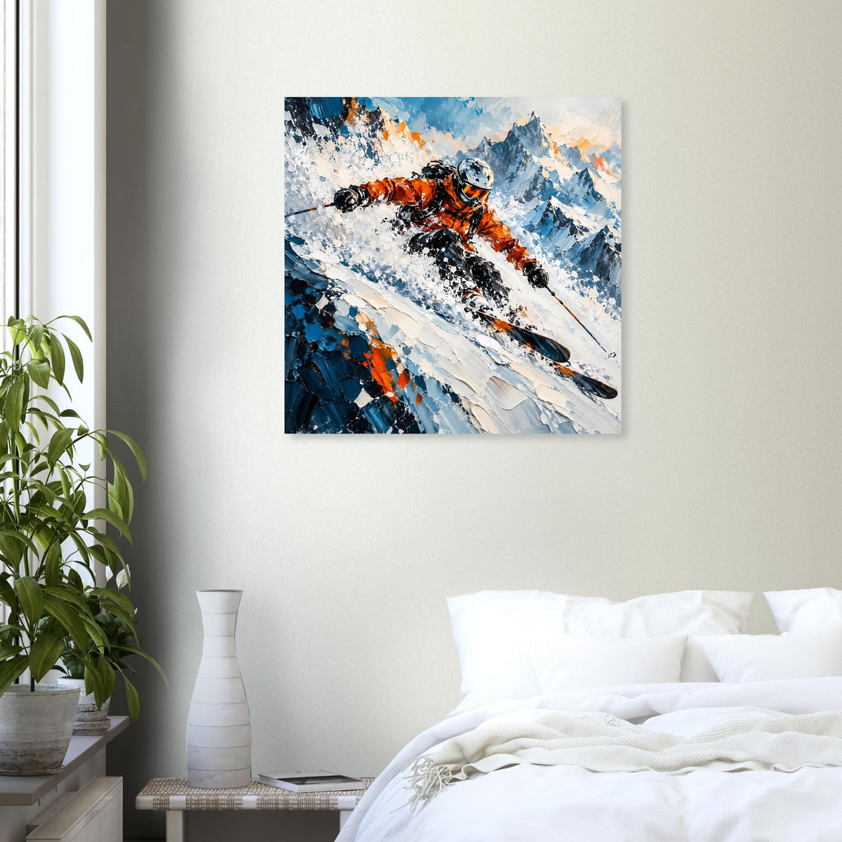 Wandposter mit orange-schwarzem Skifahrer in Bewegung, blauer Skipiste und Schnee