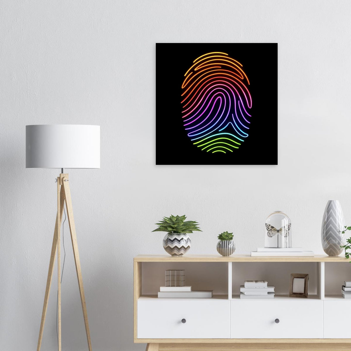 Quadratisches Poster: neonfarbener Fingerabdruck im Regenbogen-Design auf Schwarz.