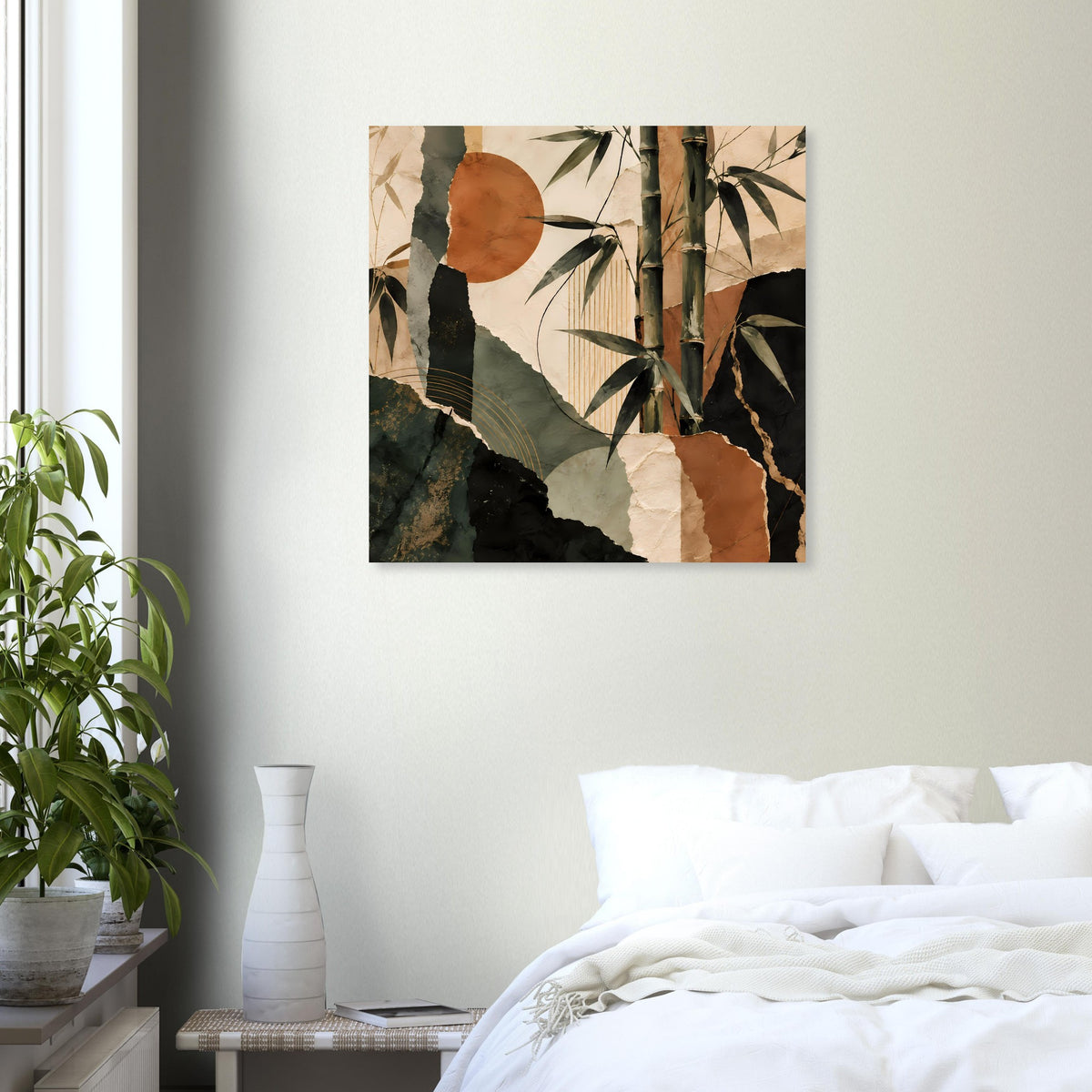 Quadratisches Poster mit abstrakten Bambusblättern und matten Erdtönen im dunklen Rahmen.