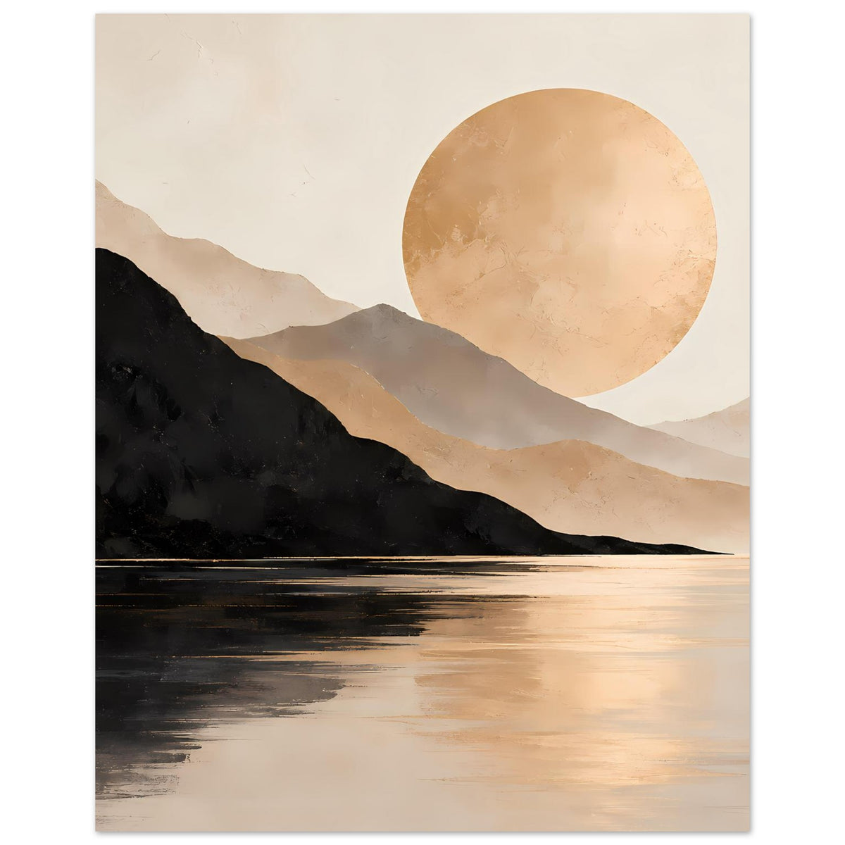Poster: dunkle Bergsilhouette, ruhiger See mit goldenen Reflexen und großer runder Sonne.