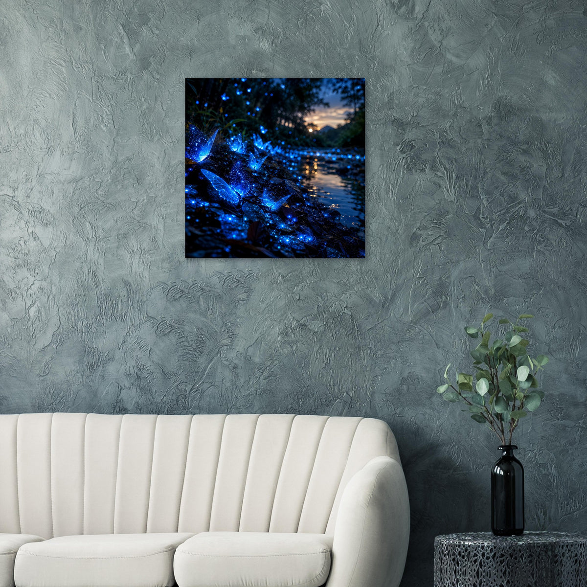 Quadratisches Wandposter mit blauem leuchtendem Schmetterlingsmotiv und Glitzeroptik