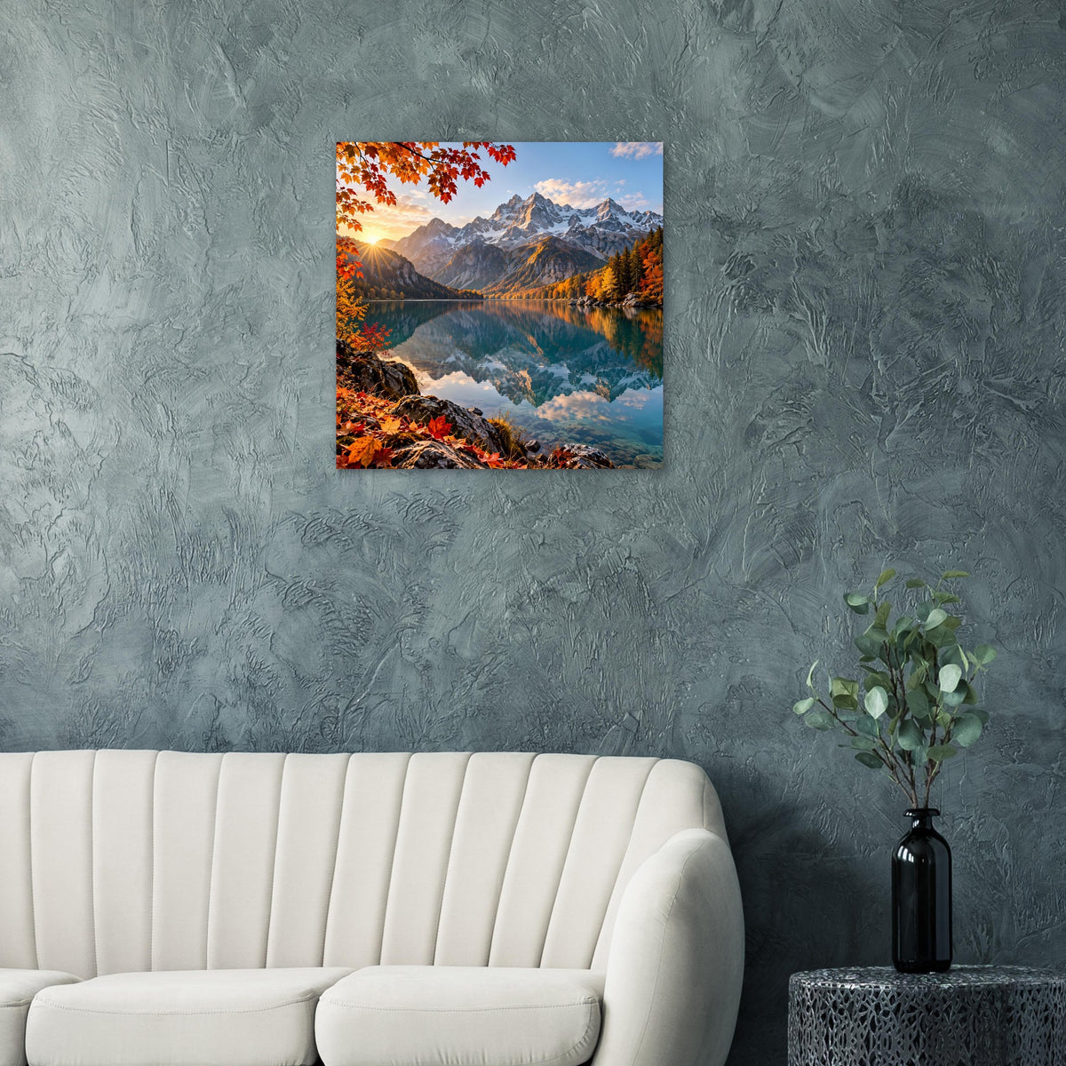 Quadratisches Wandposter mit herbstlicher Berglandschaft und ruhigem See