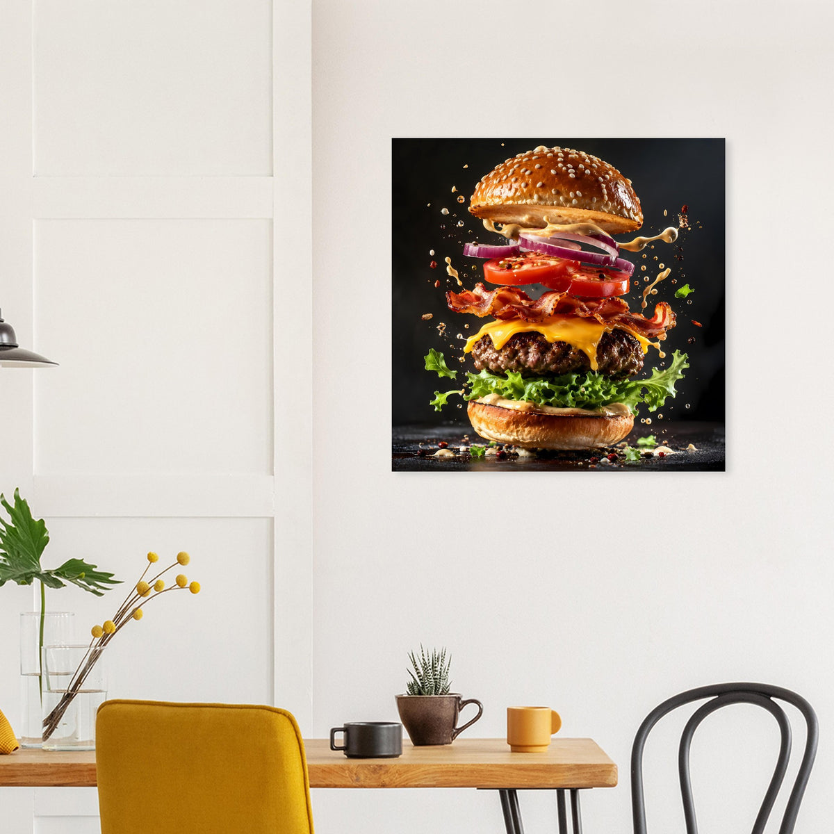 Gerahmtes Poster mit Burger-Illustration: gestapelte Schichten, Spritzer und Krümel