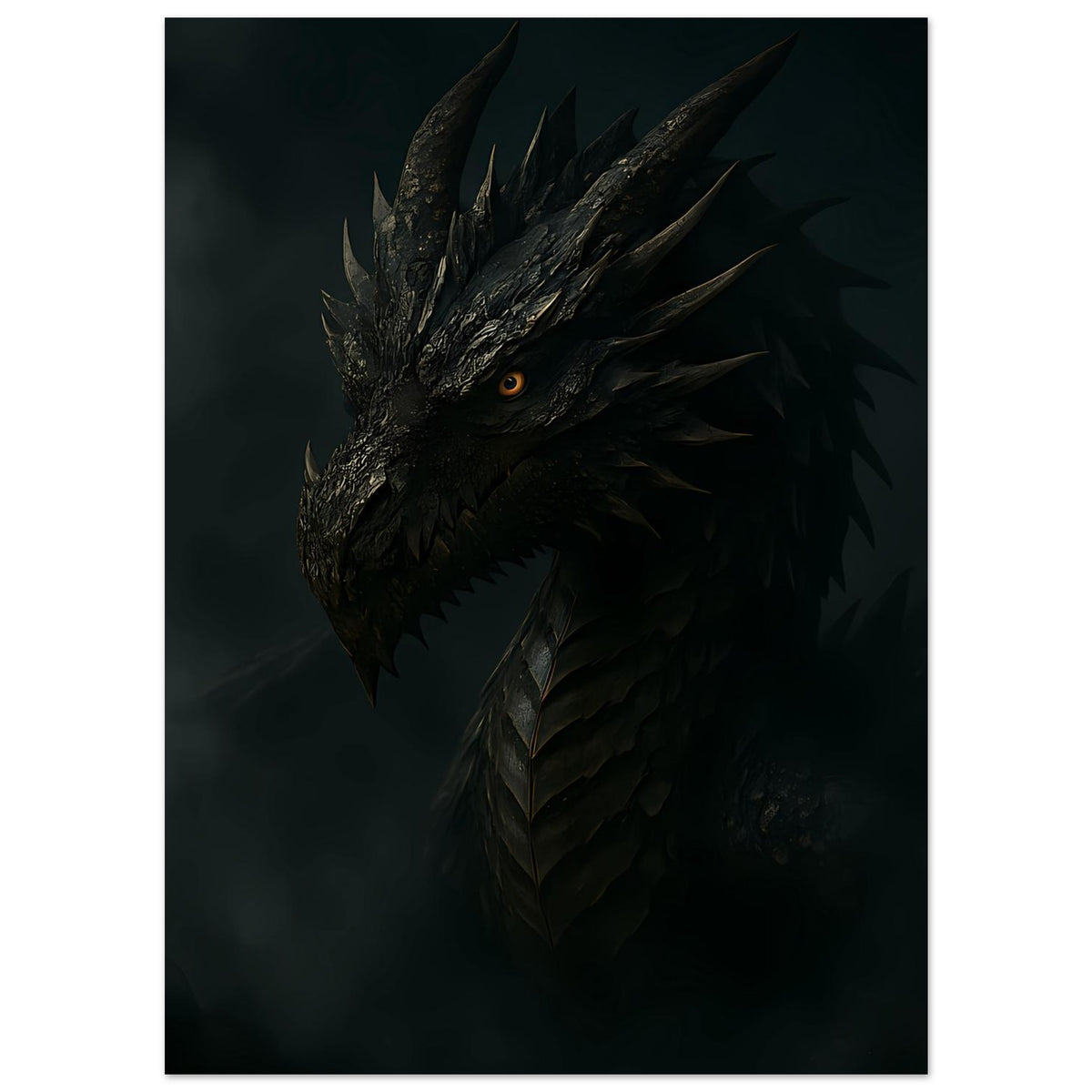 Fantasy-Poster im Hochformat: schwarzer Drache mit orangefarbenem Auge und Hörnern
