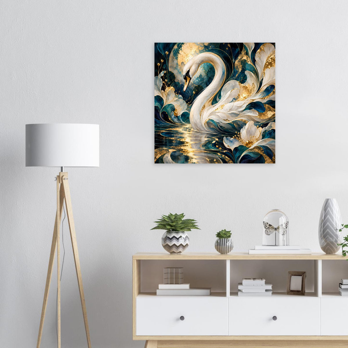 Quadratisches Wandposter: weißer Schwan mit türkisfarbenen Akzenten und goldenen Reflektionen