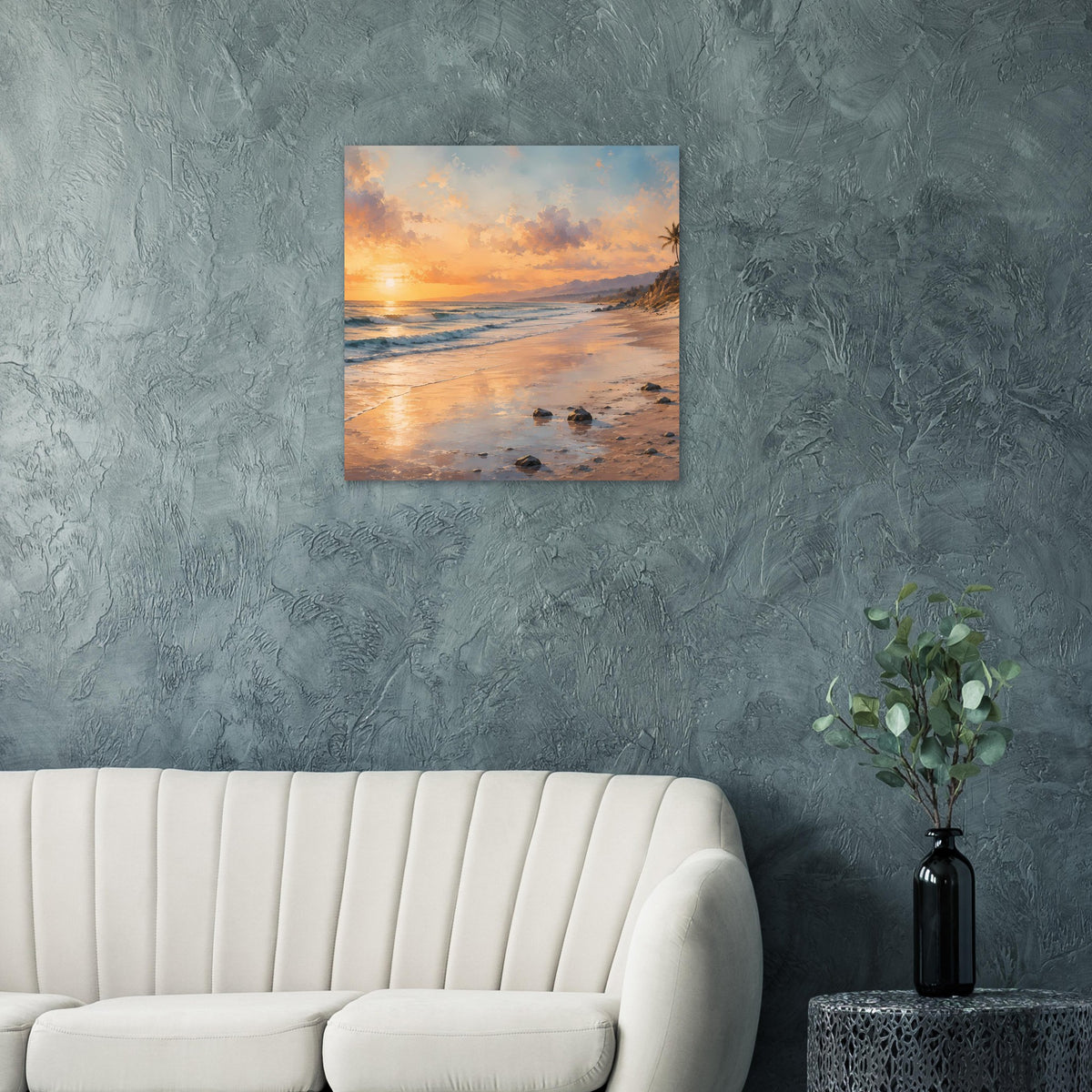 Quadratisches Strandposter: Sonnenuntergang, Wellen am Ufer und orangeblauer Himmel