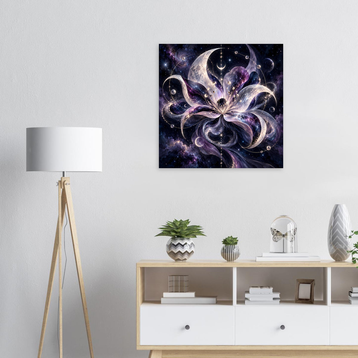 Quadratisches Poster mit galaktischer Blume, dunklem Himmel und violetten Lichteffekten im Rahmen