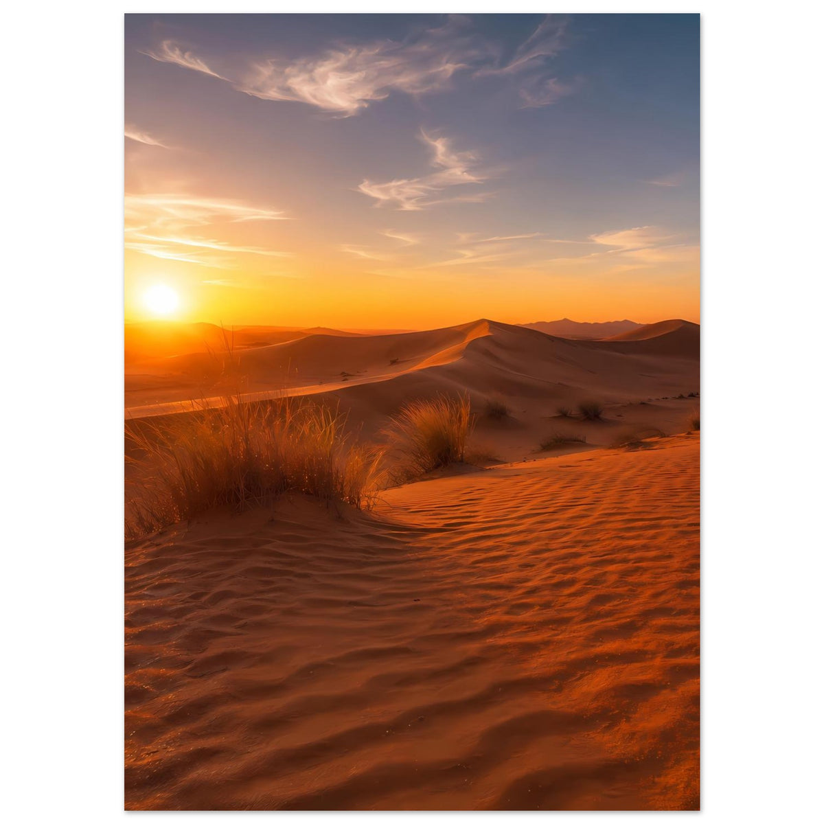 Vertikales Poster mit goldener Sonne über Wüsten-Sanddünen und Gräsern