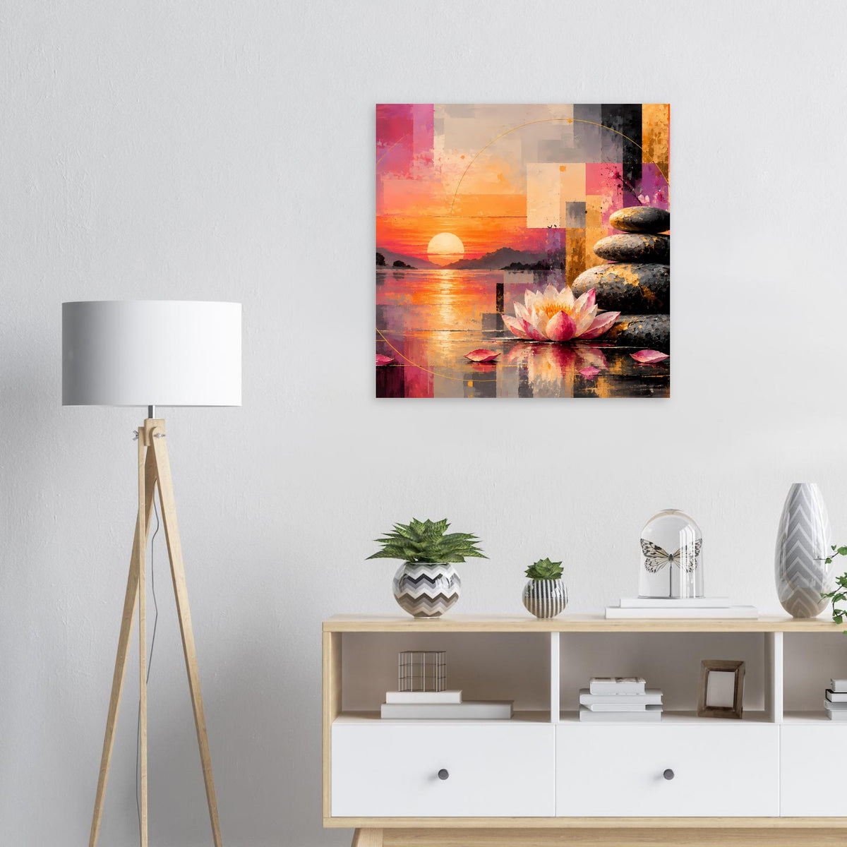 Quadratisches abstraktes Poster: Sonne über Wasser, Lotus und Steine im Vordergrund