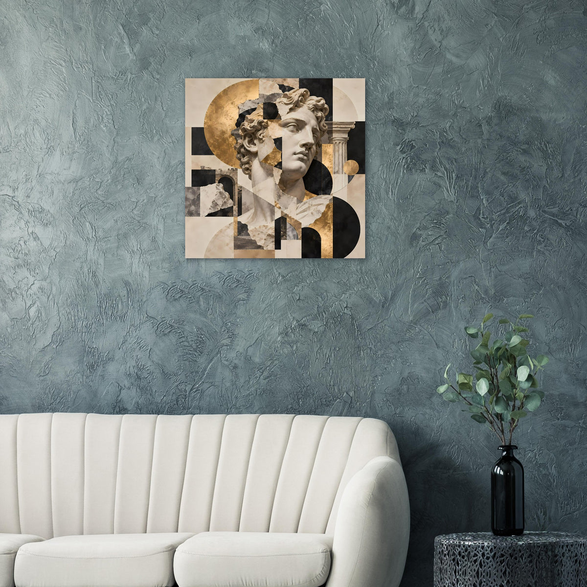 Kunstposter mit Frauenporträt-Collage, goldene Kreispartien und schwarze Blockelemente.