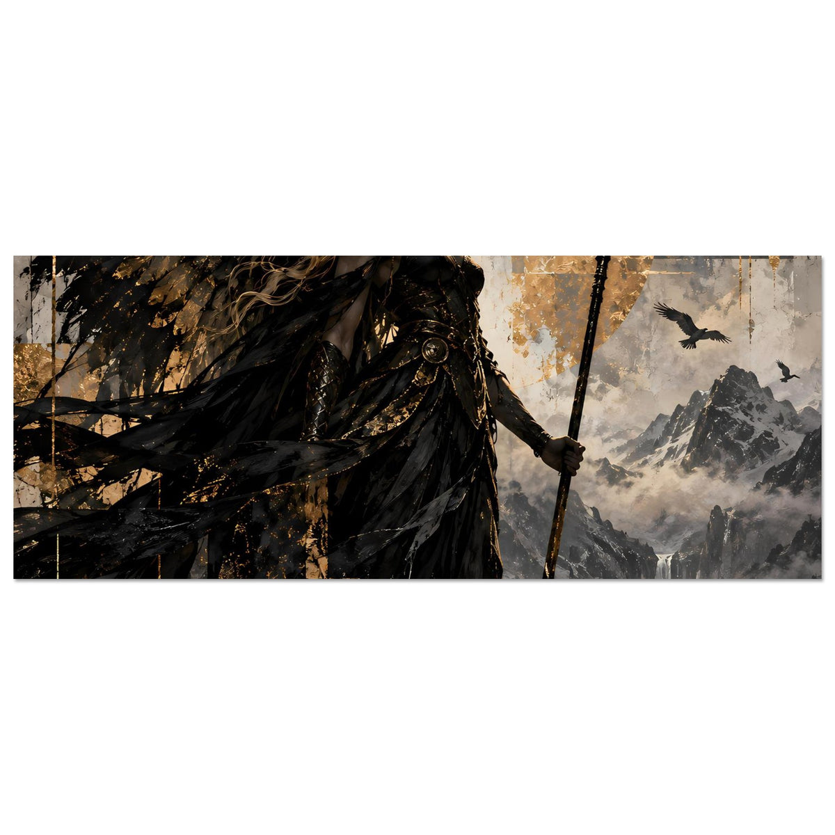 Horizontales Kunstposter: Walküre in Schwarz und Gold, Speer seitlich, Berg- und Nebelkulisse