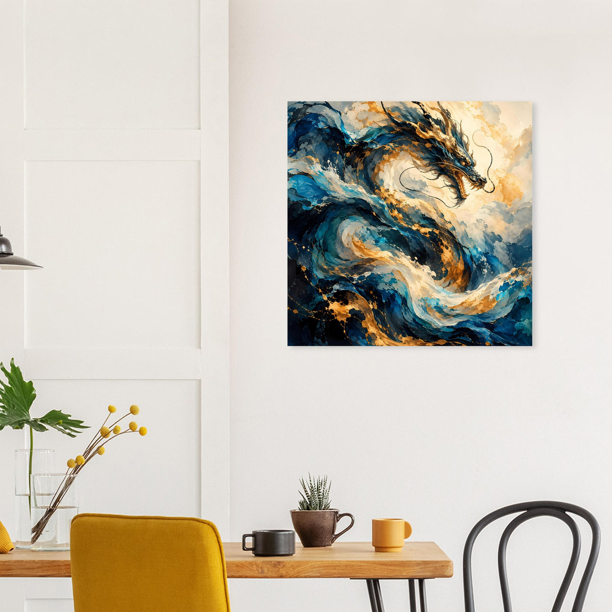 Quadratisches Drachen-Poster mit Blau-Gold-Malerei, geschwungene Wellen und goldene Linien